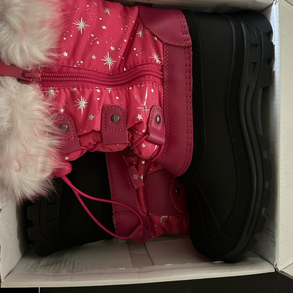 Snow boots